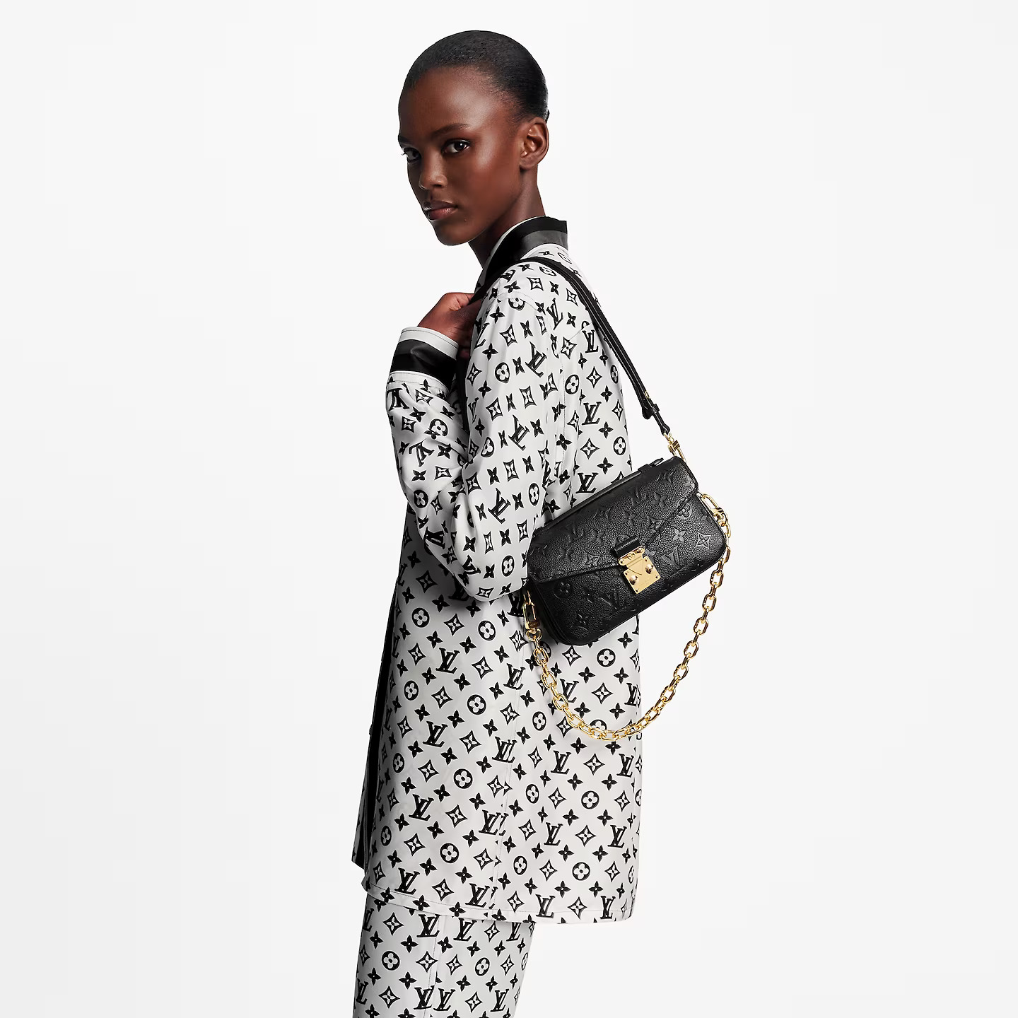【ルイヴィトン・Louis Vuitton 】Pochette Metis LV Pochette Metis: Luxury Monogram Handbag | LOUIS VUITTON ®