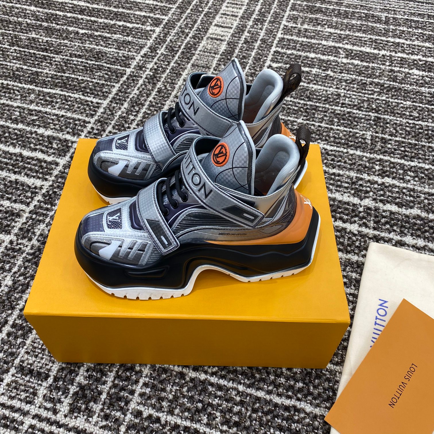 スニーカー LOUIS VUITTON LV Archlight 2.0 Platform Sneaker LV Archlight 2.0 Platform Sneaker - Shoes | LOUIS VUITTON
